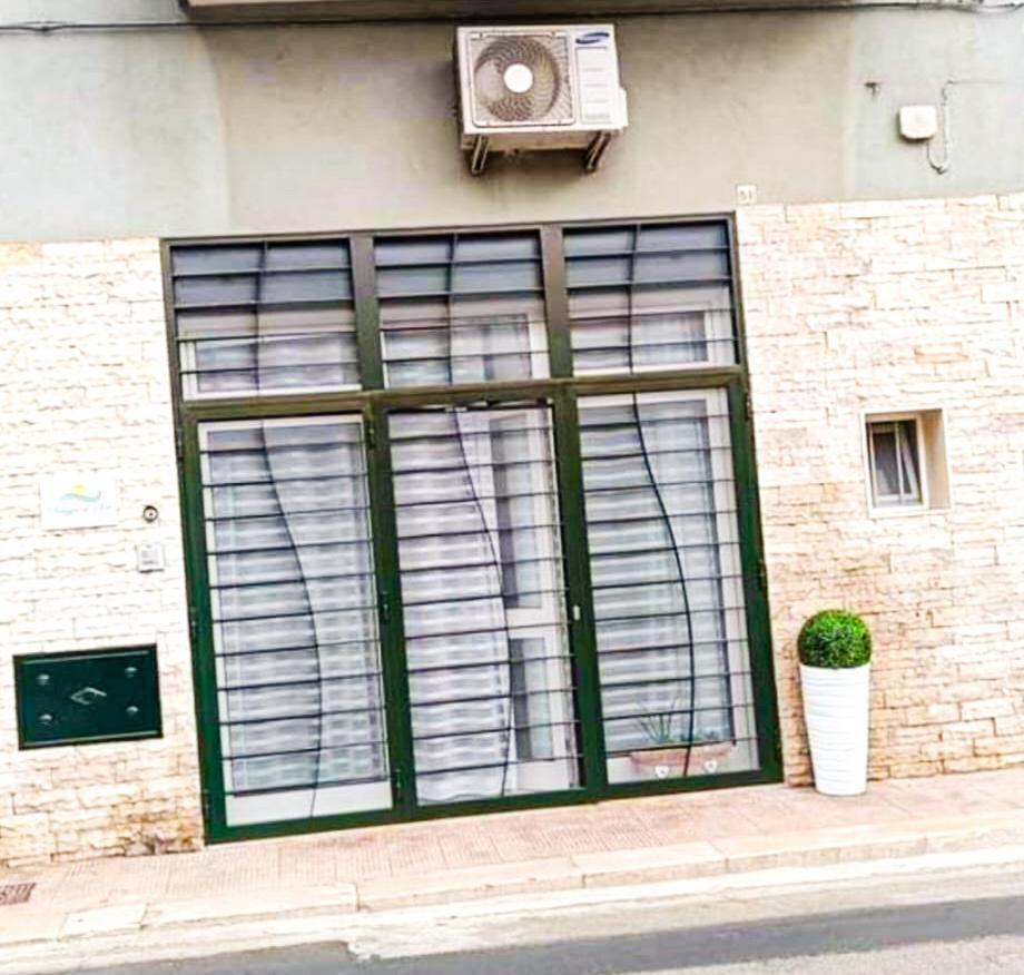 Casa Vacanza Raggio Di Sole ジョヴィナッツォ エクステリア 写真